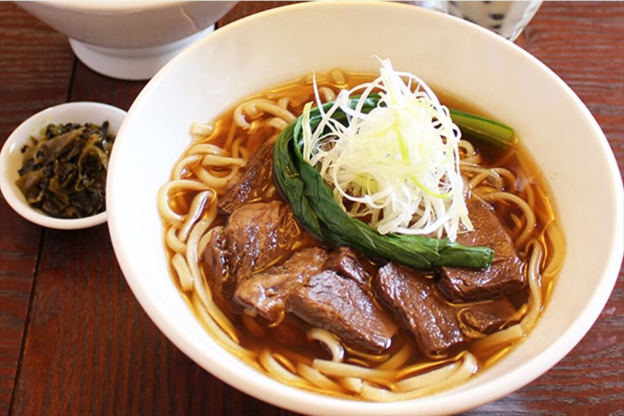 八角香る牛肉がのった牛肉麺
