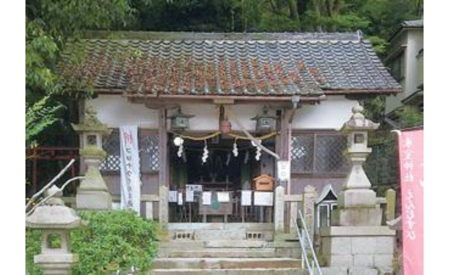 氷室神社の境内