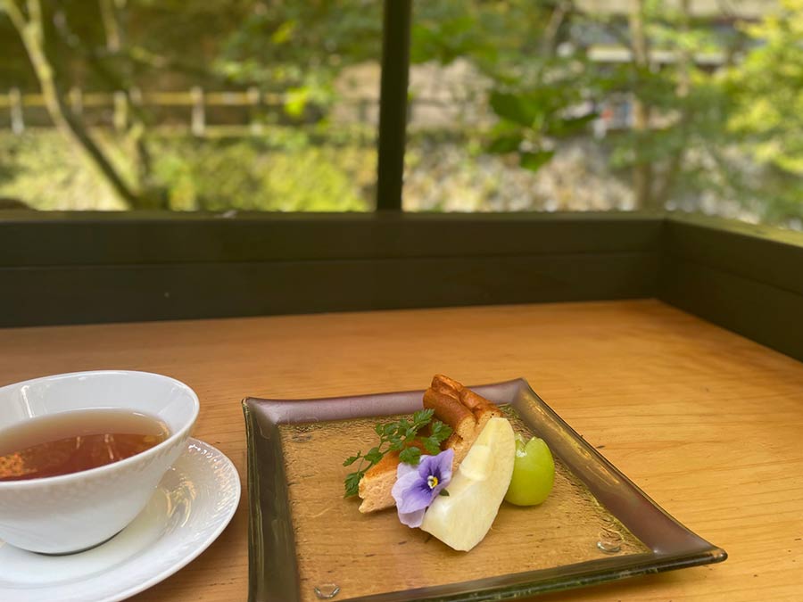 チンクエピュウのスイーツと景色