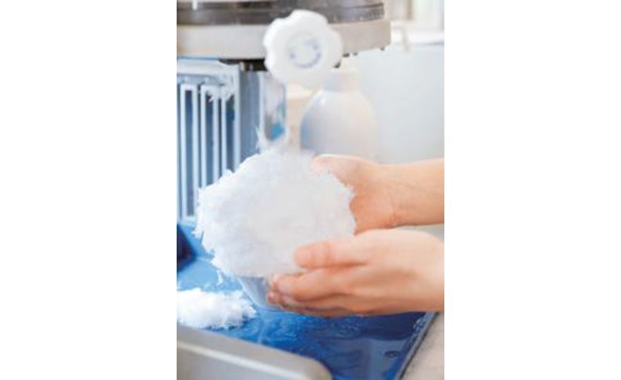 野口さんが氷を削るところ