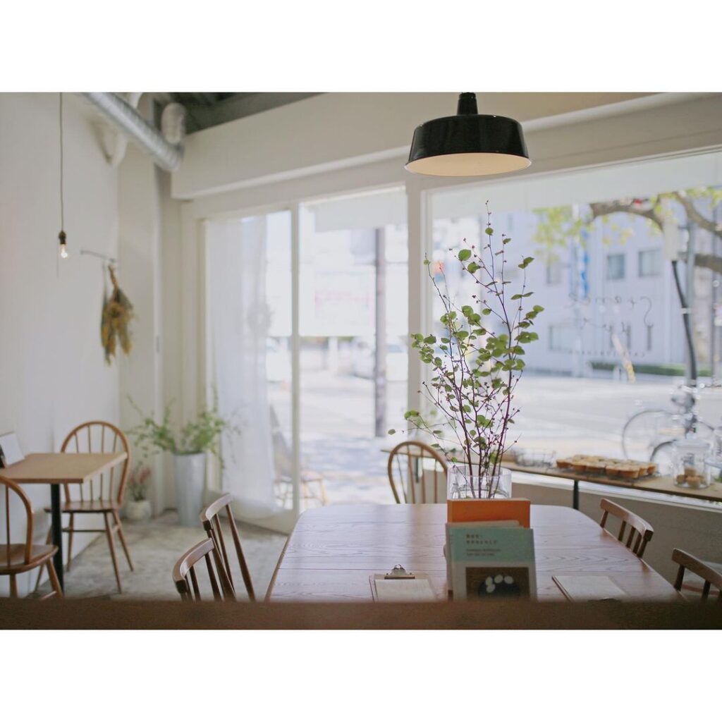 スタンスドットの内観1