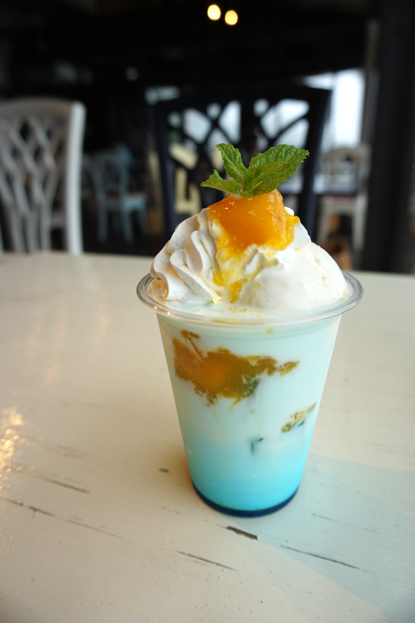 TENARANカフェのマンゴラッシー