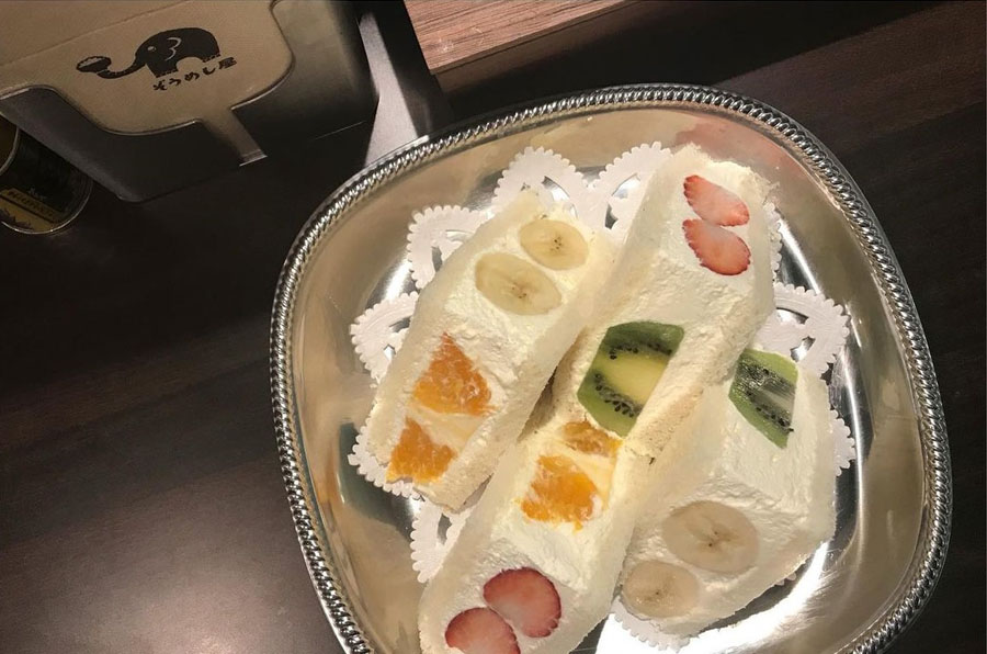 喫茶ゾウのフルーツサンド