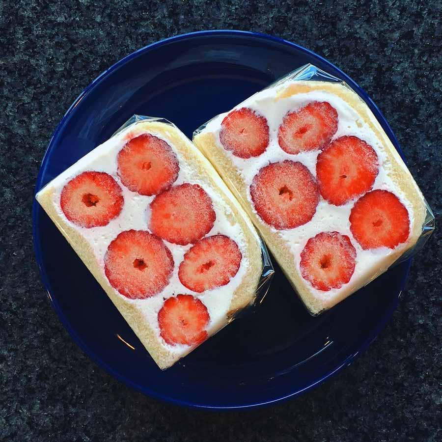 MIYABIのいちごフルーツサンド