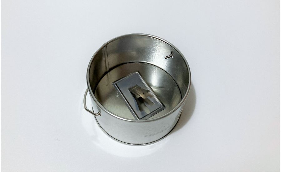 蚊取り線香缶　小の中身