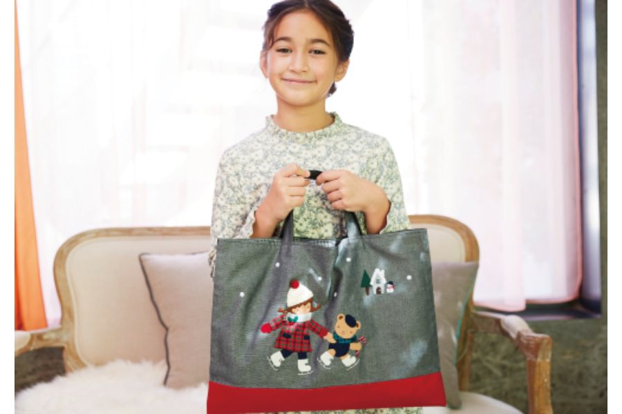 ファミリアのクリスマスバッグ