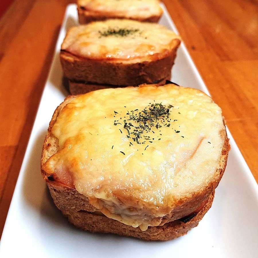 伊勢屋のパンイメージ