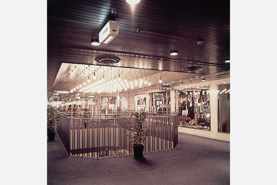 オープン当時の阪急17番街。