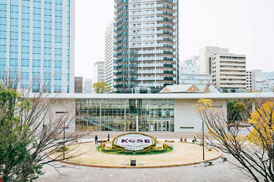 こども本の森 神戸 外観