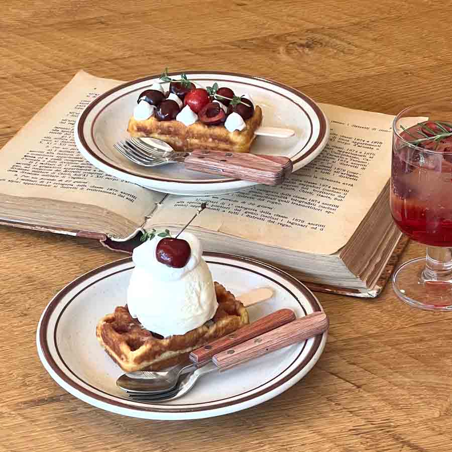 京カフェちゃちゃのチェリーワッフル