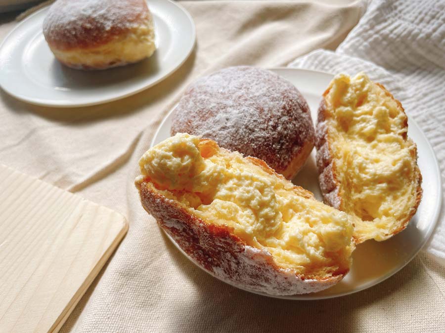 とろっとろのクリームが入った生ドーナツ