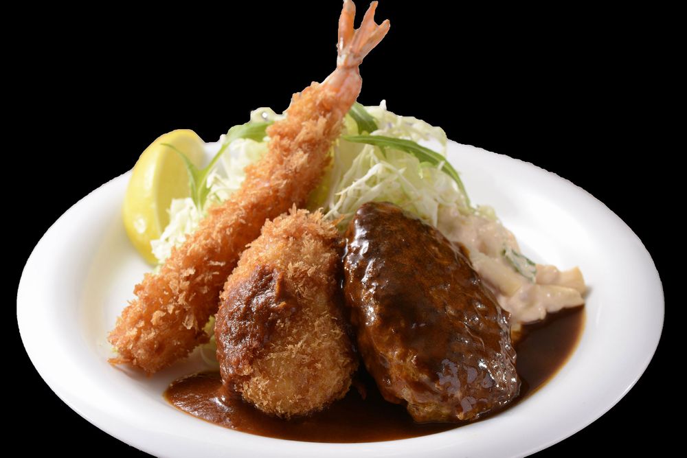 ハンバーグ、カニクリームコロッケ、エビフライの最強トリオ