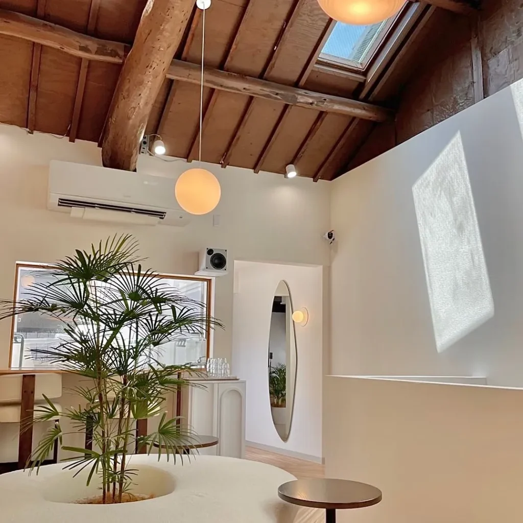 ククアマンドのカフェスペース