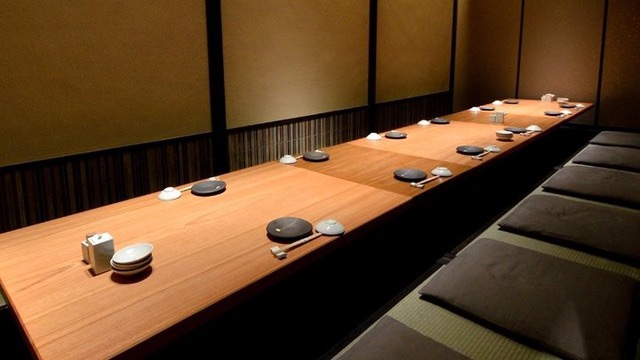 銀平 グランフロント店の内観