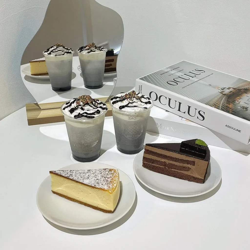 中崎町スピアカフェのケーキとドリンク