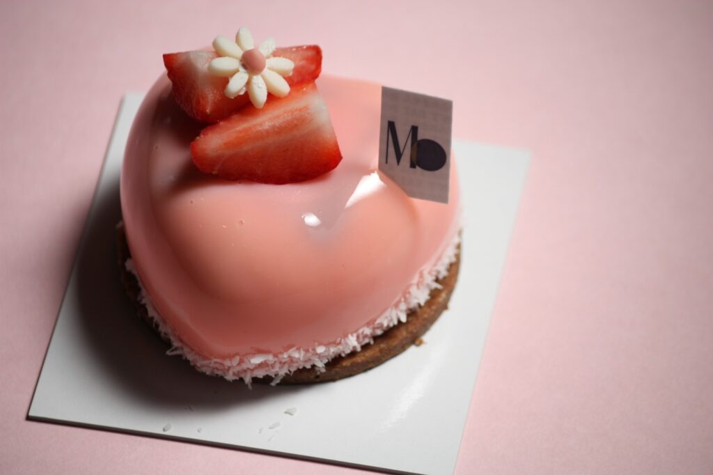 Masahiko Ozumi Parisのピンクケーキ