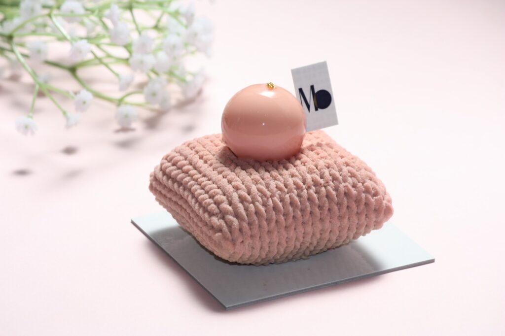 Masahiko Ozumi Parisのピンクケーキ