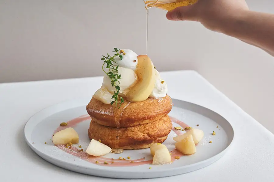 ビブリオテークの桃のパンケーキ