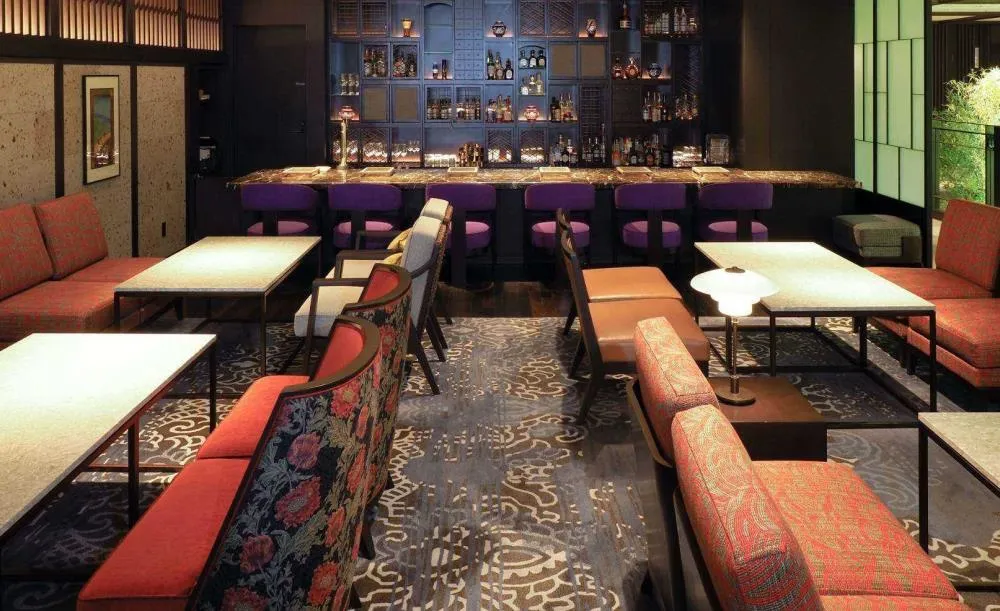 ラウンジバー1867の内観2