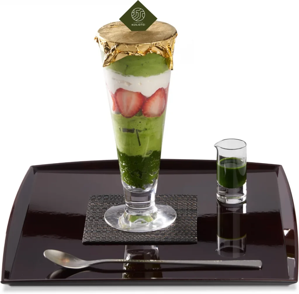 見城亭の抹茶金箔カフェ