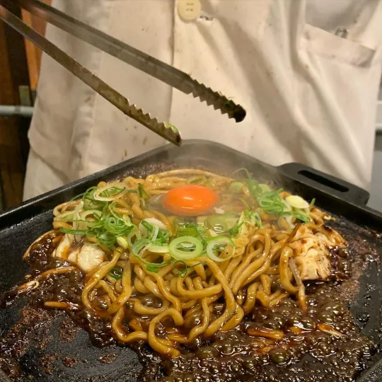 焼肉ホルモン坂上〆の焼きそば