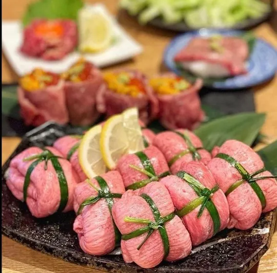 焼肉タンとハラミ名物縛りタン