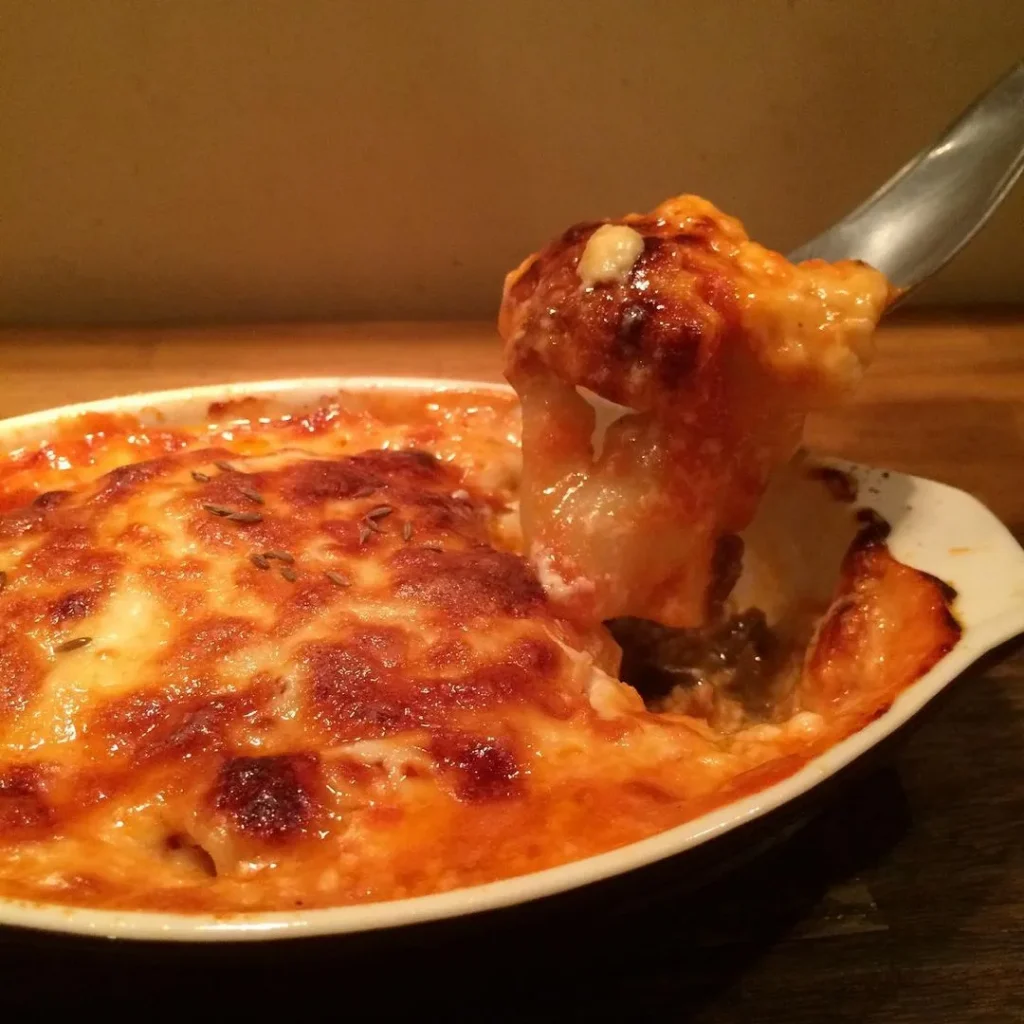 新竪町商店街にあるパーラーコフクのラザニア