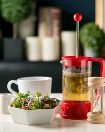 Hachi Cafe-KOBE-のランチ、サラダ付き