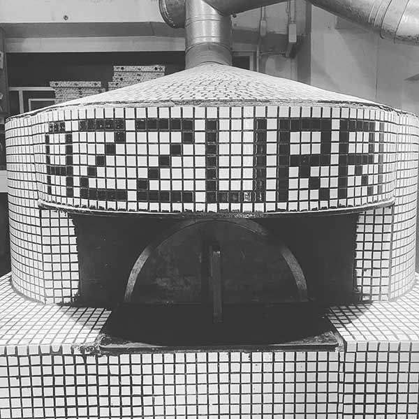 ピッツェリアアズーリの窯