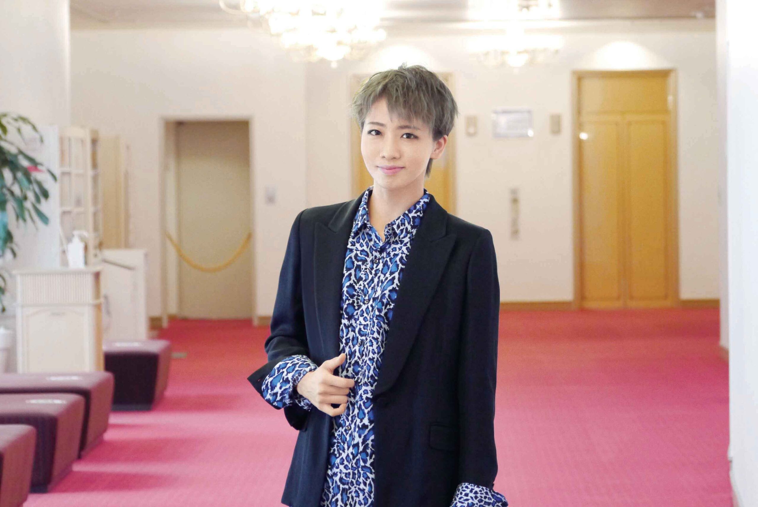 宝塚歌劇団・星組トップスター、礼 真琴（れいまこと）さんインタビュー　13世紀のジョージアを舞台にした、 勇気とは何かを問いかける重厚な作品