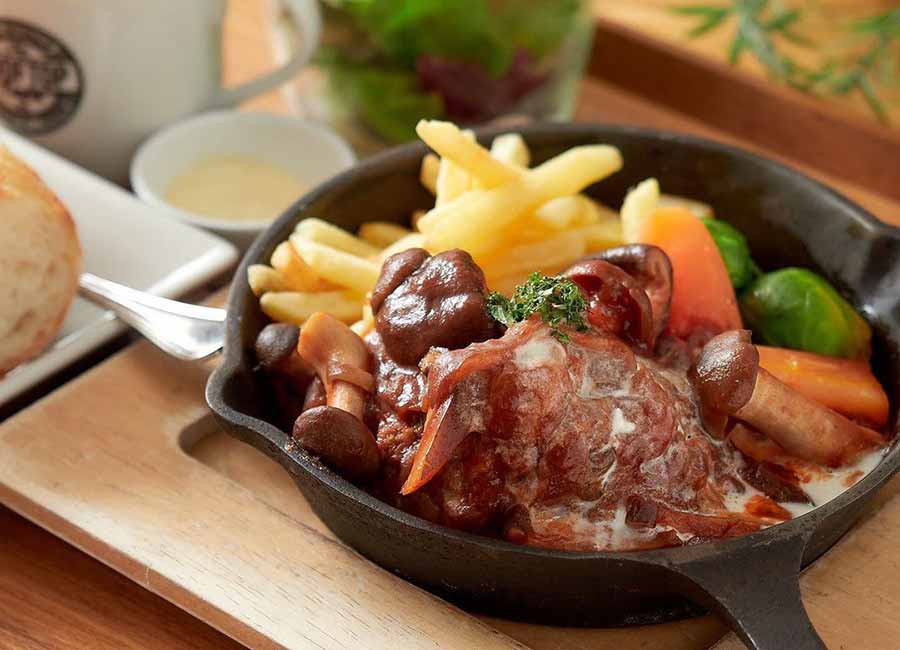 ルーフトップカフェのランチのハンバーグ