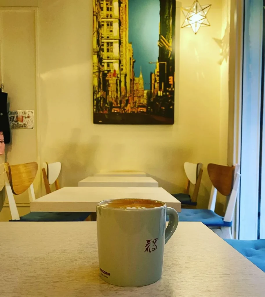 UNICORNのインテリアとラテアート