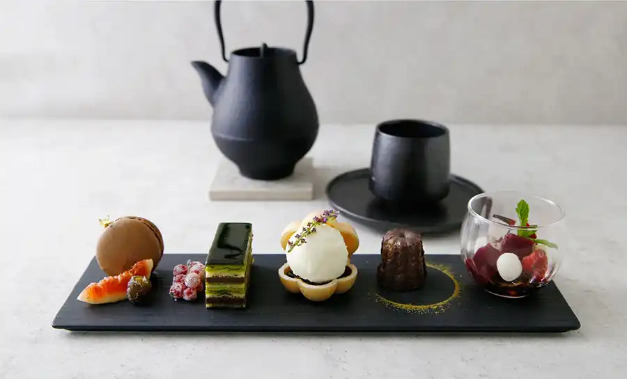 凸凹茶房のスイーツ5点盛り