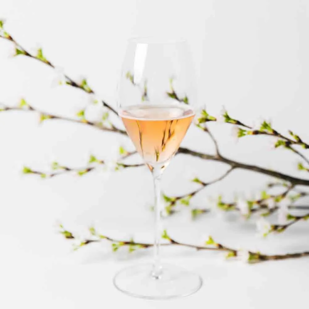 ダーワ京都の桜といちごアフタヌーンティーのウエルカムドリンク