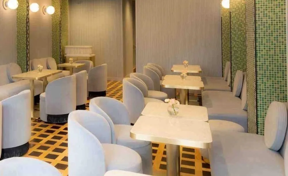 ラデュレ京都の店内