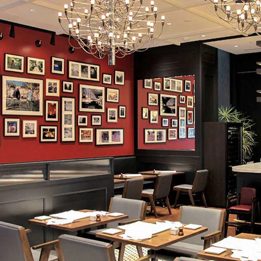 ロイヤルパークホテル京都四条のカフェ店内