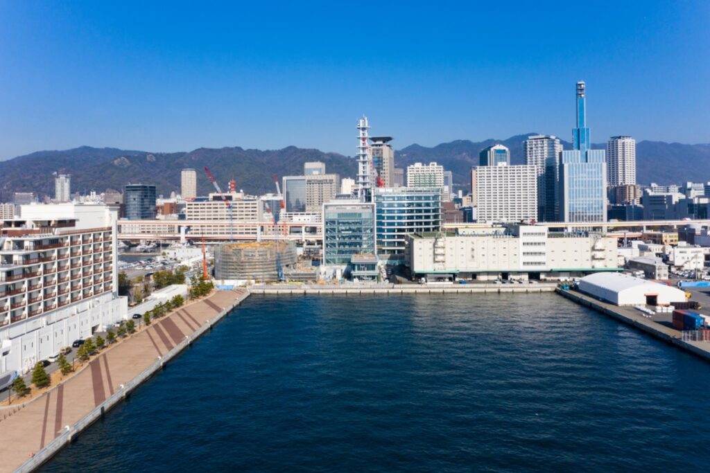 新しいスタイルのレストラン「シンクロ」神戸港の眺望