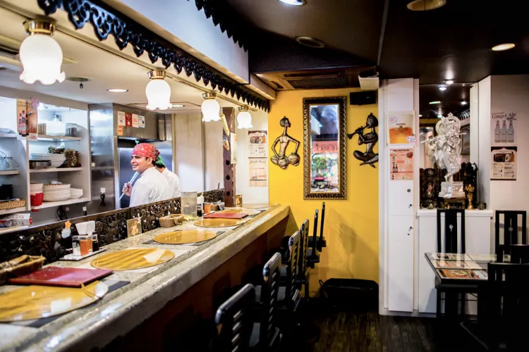 アールティ三宮店店内