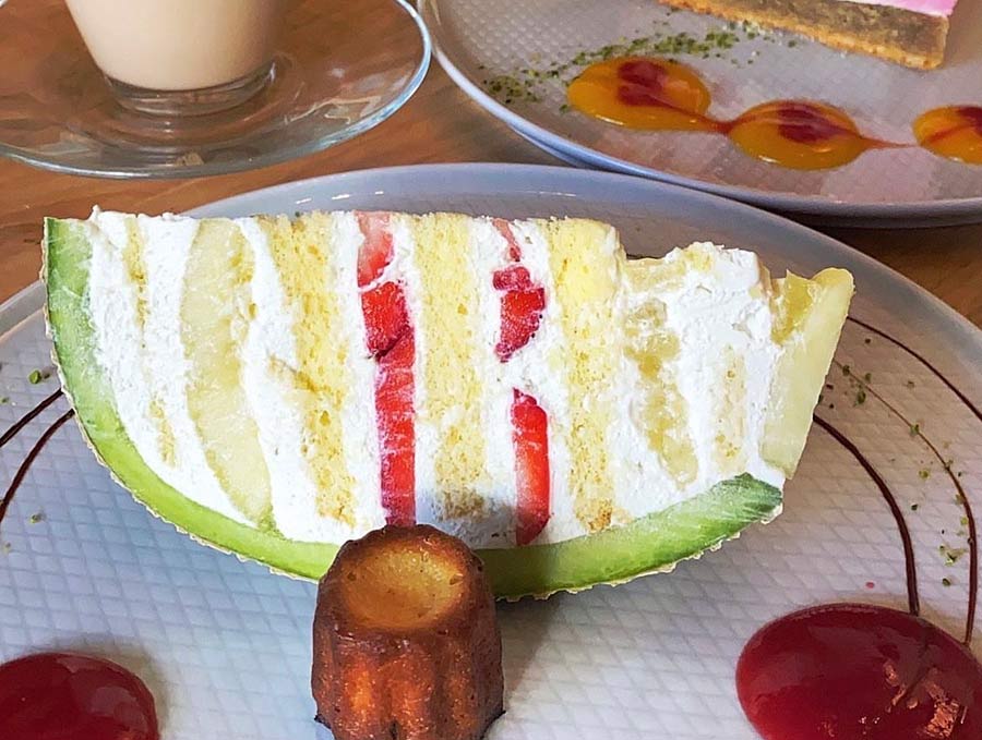 まるごとメロンケーキ