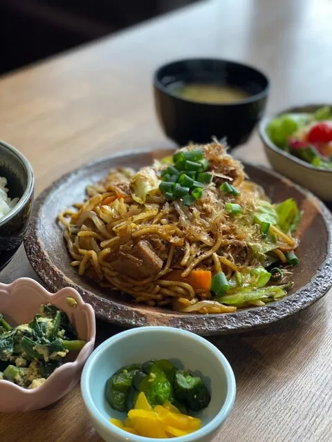 日々是段神戸の牛すじランチ