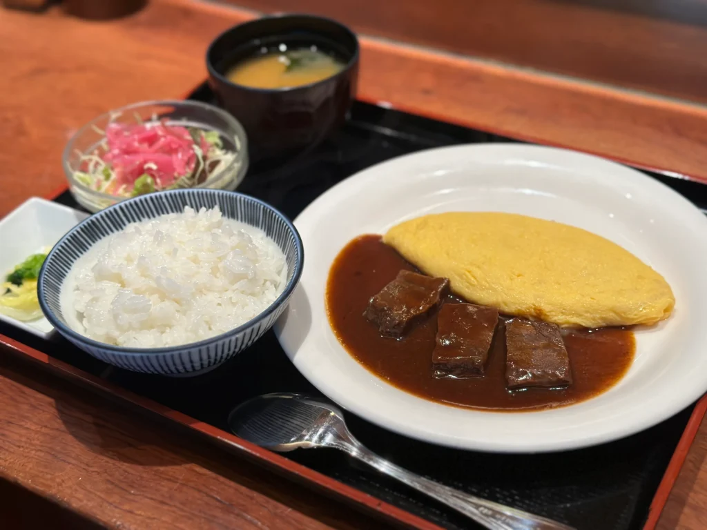 ラミ「ビーフシチューオムレツのランチセット」
