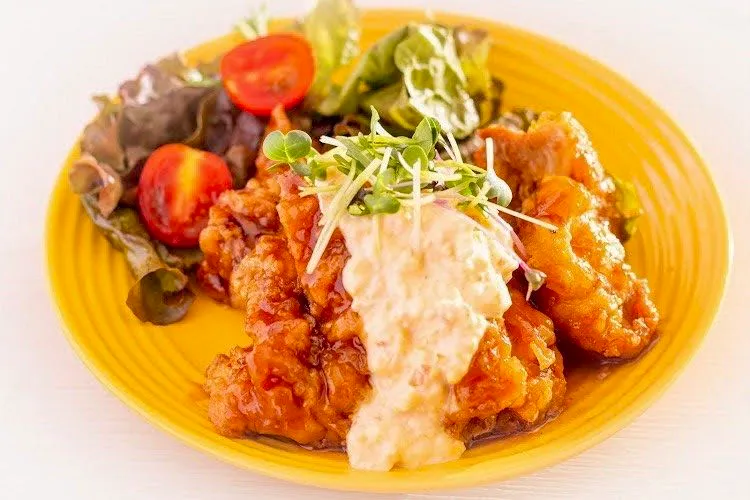 港町MOTHERのチキン南蛮