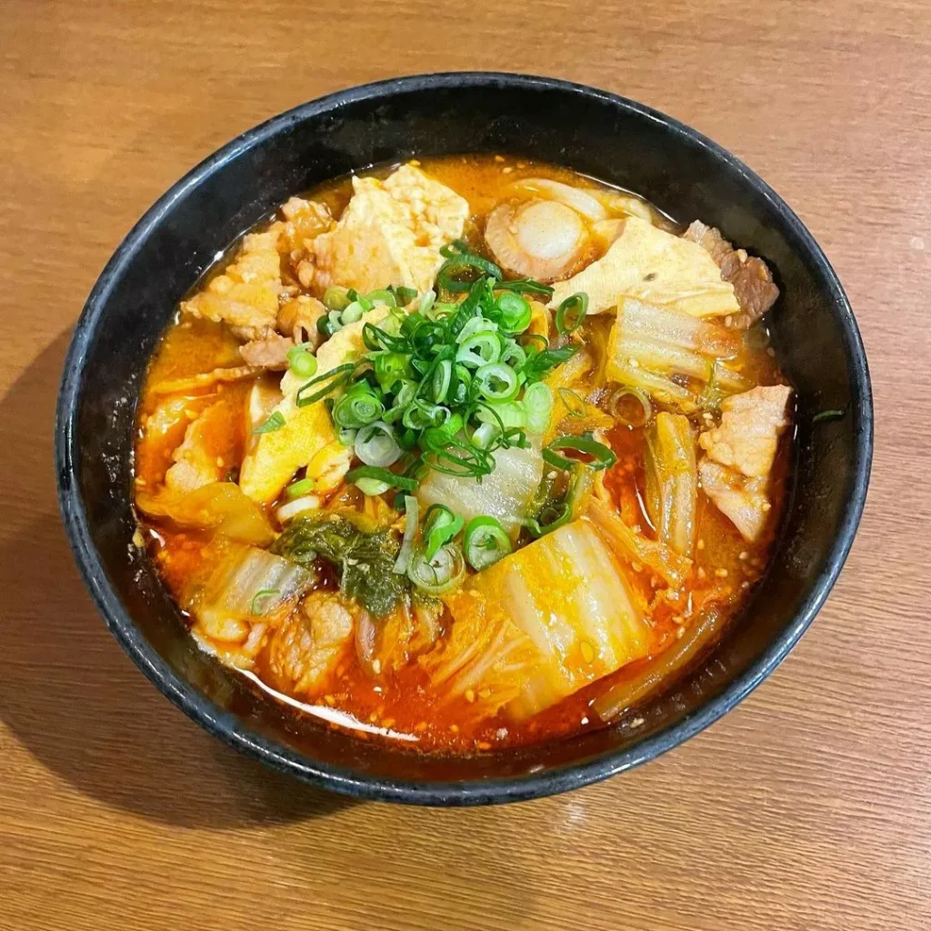 讃岐麵房すずめの赤いすずめ