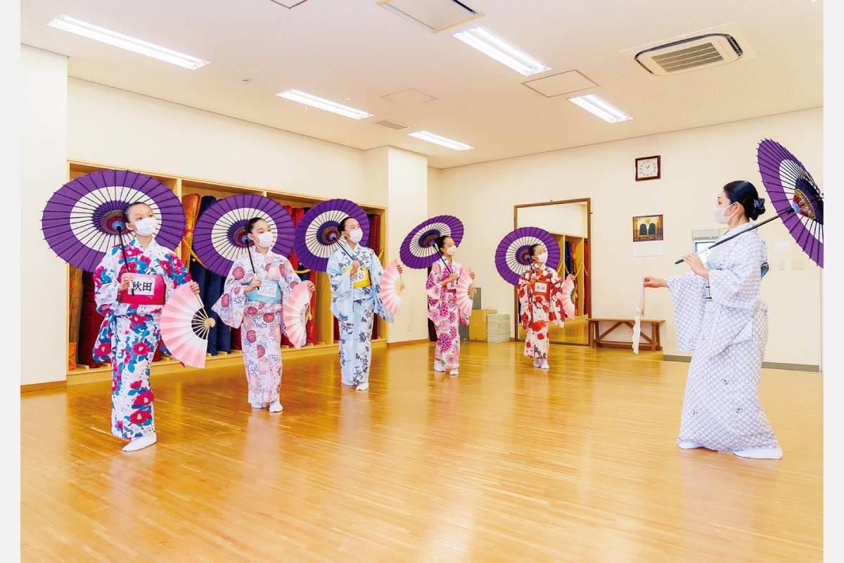 宝塚音楽学校附属 宝塚コドモアテネ 2023年度 新入生募集 宝塚音楽学校で毎週歌やダンスを学ぼう