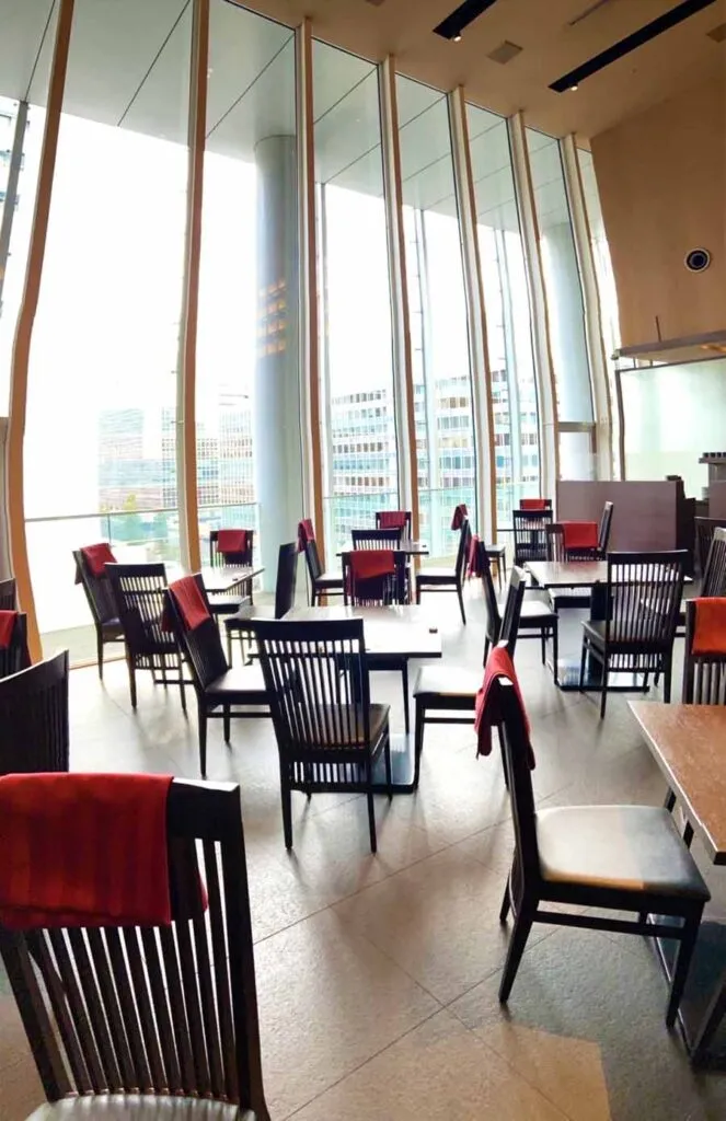 ダイナミックキッチン&バー 燦-SUN- ヒルトンプラザウエスト店の内観