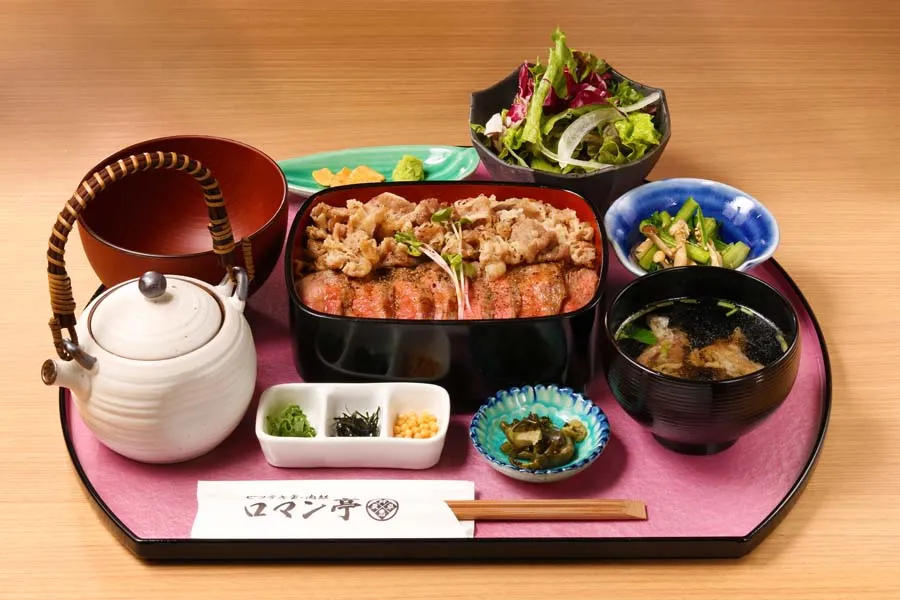 ロマン亭のランチ重