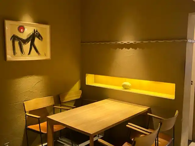 ゆうきにのまの店内