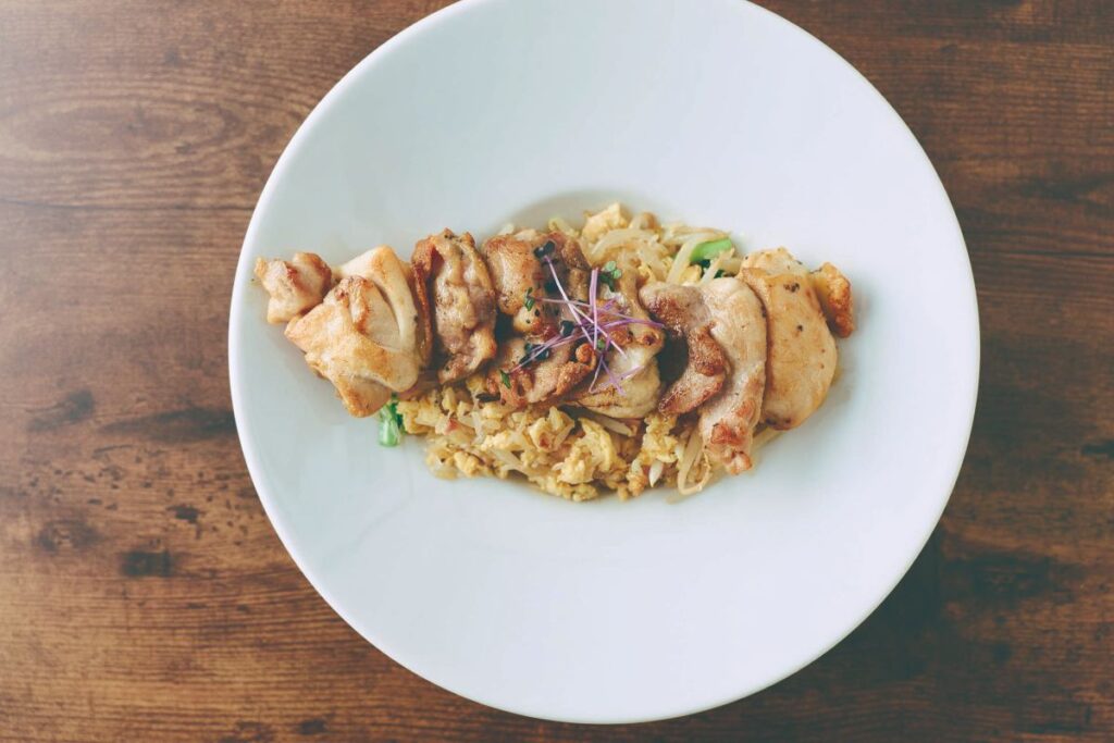 チキンステーキ炒飯