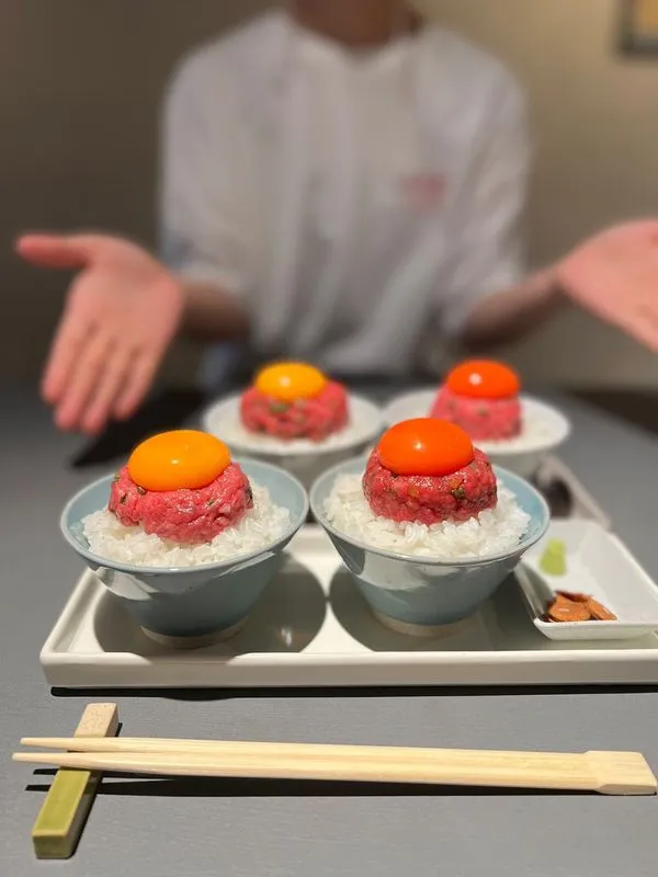 京都焼肉enenユッケ丼~食べ比べ~