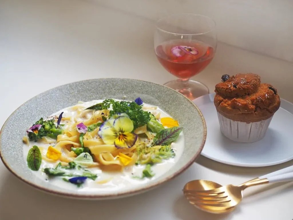 お茶とお花とモンブランのランチメニュー